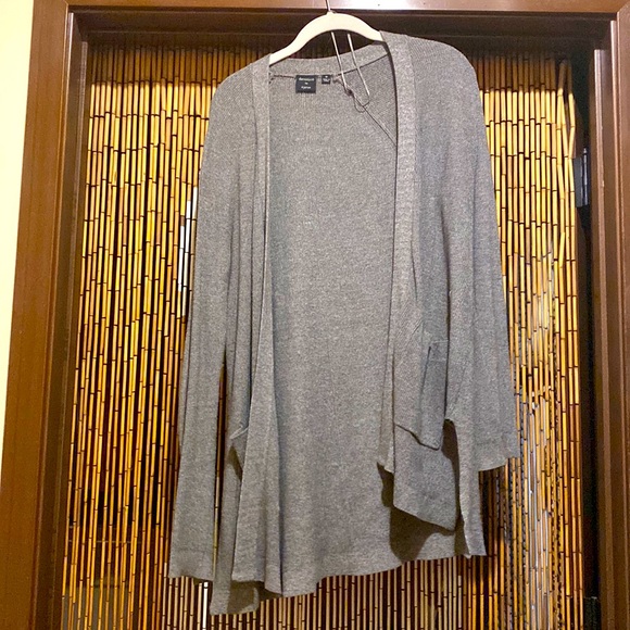 Gray sweater - Picture 1 of 3